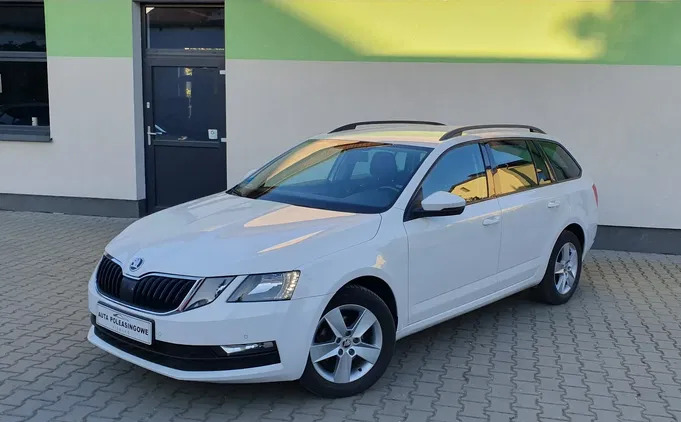 mazowieckie Skoda Octavia cena 37300 przebieg: 196000, rok produkcji 2019 z Augustów